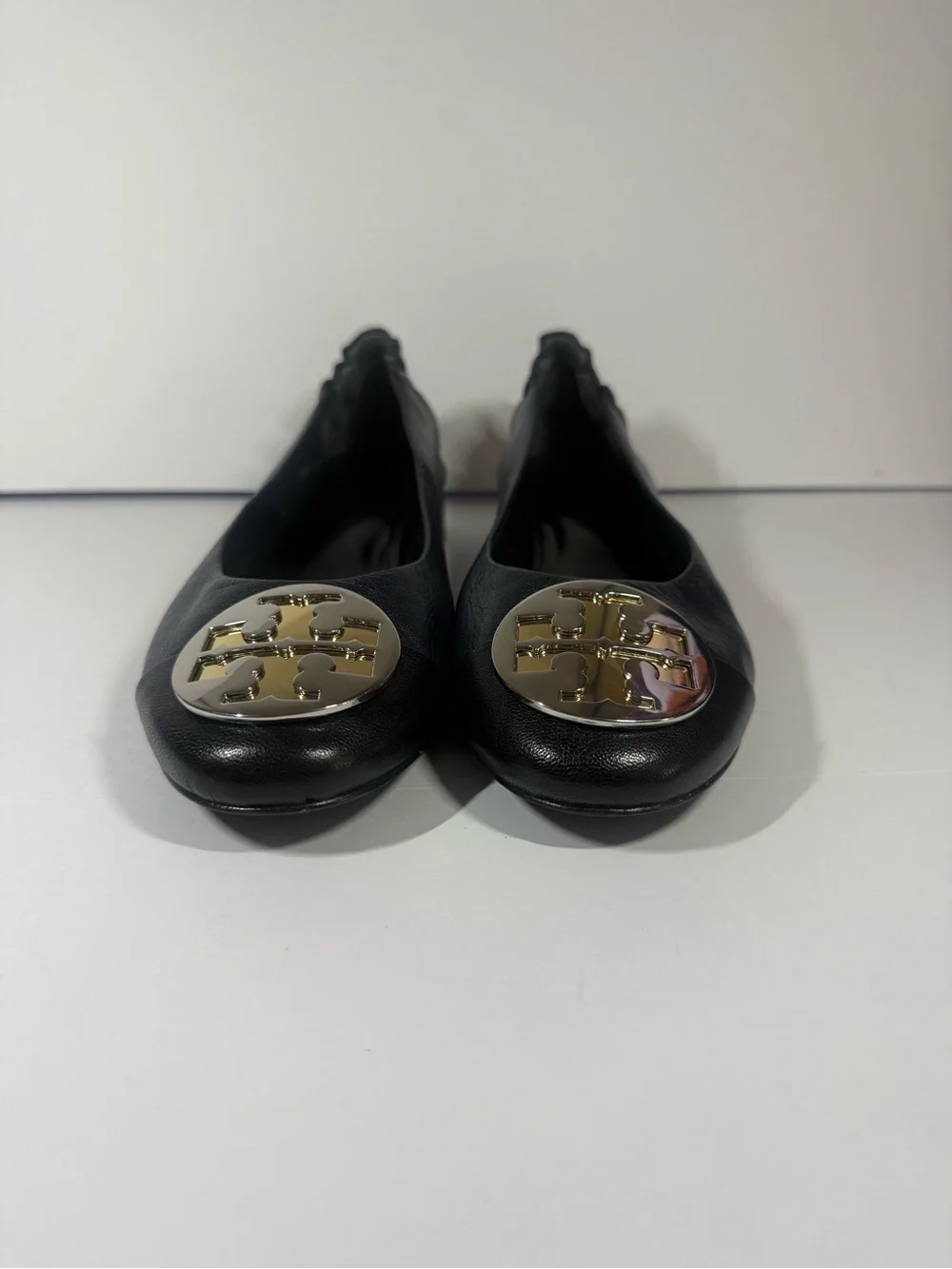 Tory Burch Navy Leather Logo Cap-Toe Ballet Flats with Gold Emblem size 7.5